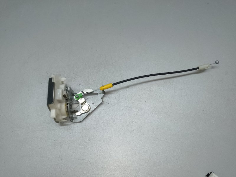 Замок крышки багажника правый OUTLANDER XL 05-13 2006 CW 3.0 6B31