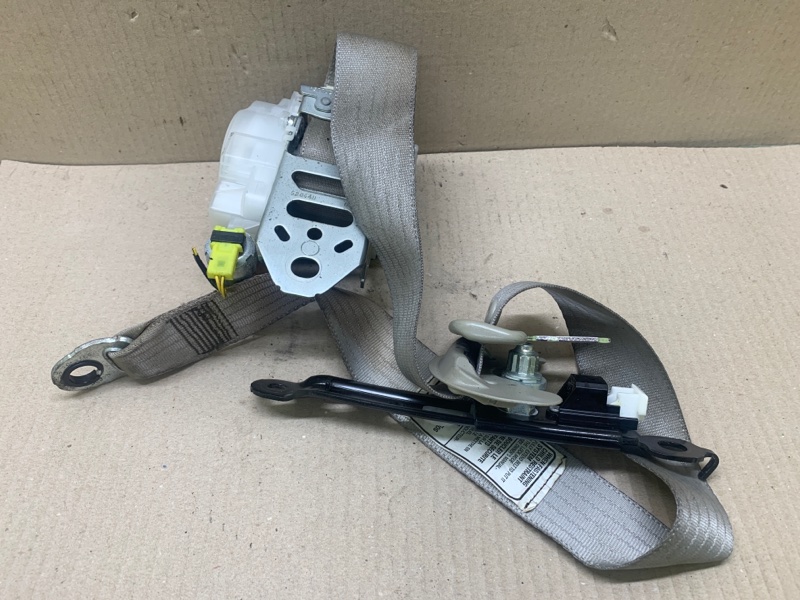 Ремень безопасности правый TOYOTA CAMRY 40 06-11 2.4 2AZ-FXE Ремень безопасности правый TOYOTA CAMRY 40 06-11 2.4 2AZ-FXE