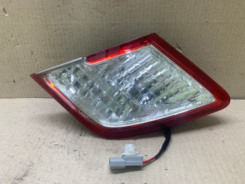 Фонарь внутренний правый TOYOTA CAMRY 40 06-11 2008 2.4 2AZ-FXE 81581-33140 Б/У