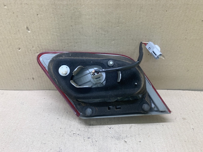 Фонарь внутренний левый CAMRY 40 06-11 2008 2.4 2AZ-FXE Фонарь внутренний левый CAMRY 40 06-11 2008 2.4 2AZ-FXE