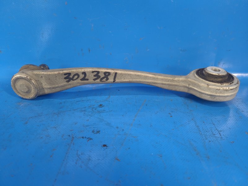 Рычаг передней подвески верхний правый AUDI A6 (C7) 11-18 2011 CGXB 3.0T 8K0 407 510 M Б/У