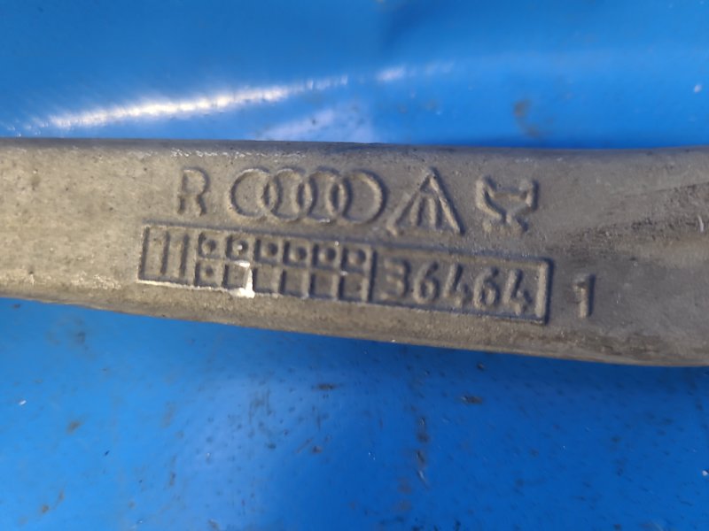 Рычаг передней подвески верхний правый AUDI A6 (C7) 11-18 CGXB 3.0T