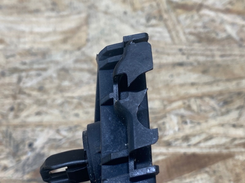 Кронштейн заднего бампера левый TOYOTA CAMRY 40 06-11 2.4 2AZ-FXE