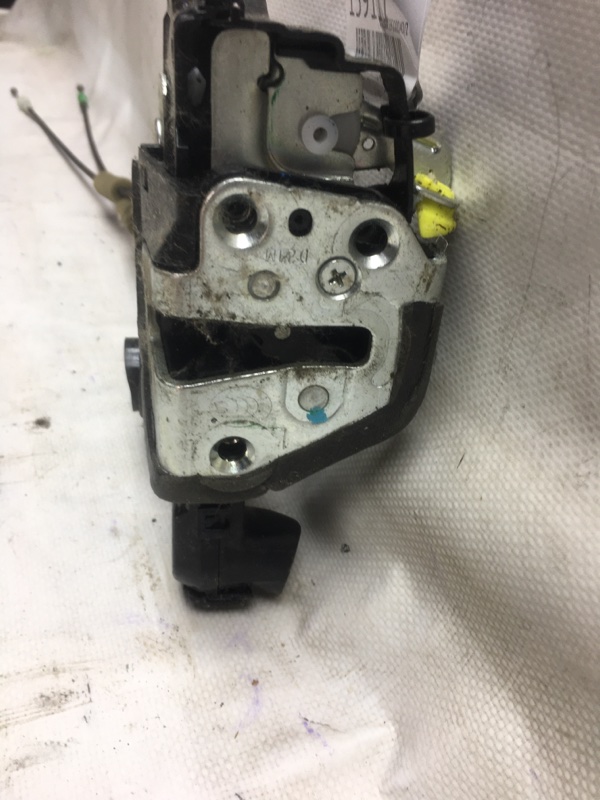 Замок двери передний левый TOYOTA SIENNA 11-16 Внедорожник 3.5