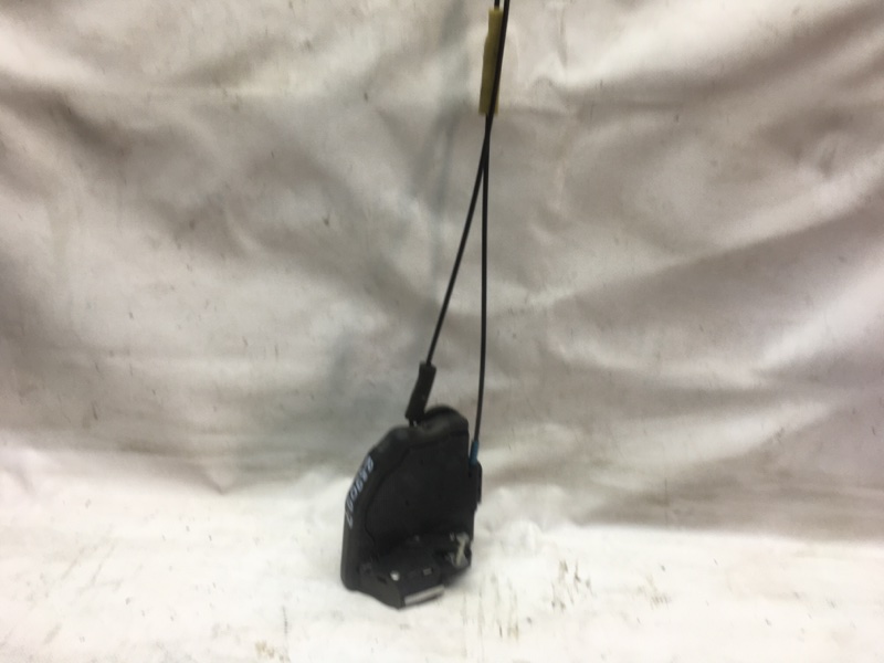 Замок двери задний правый TOYOTA PRIUS PLUS 11-14 69050-33120 Б/У