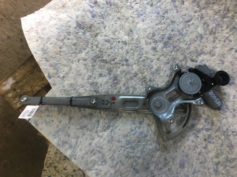 Запчасть стеклоподъемник задний правый TOYOTA PRIUS PLUS 11-14 69801-21020 Б/У Стеклоподъемник задний правый TOYOTA PRIUS PLUS 11-14 69801-21020 Б/У