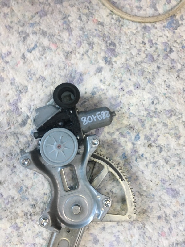 Стеклоподъемник задний правый PRIUS PLUS 11-14 Стеклоподъемник задний правый PRIUS PLUS 11-14