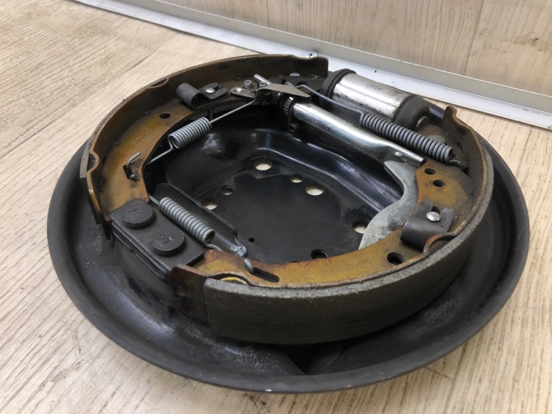 Тормозной механизм задний левый FORD FIESTA 08-17 1.6 C16HDEZ