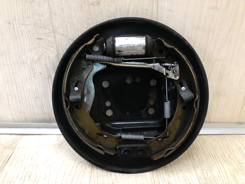 Запчасть тормозной механизм задний правый FORD FIESTA 08-17 2017 1.6 C16HDEZ 8V5Z-2211-B Б/У Тормозной механизм задний правый FORD FIESTA 08-17 2017 1.6 C16HDEZ 8V5Z-2211-B Б/У