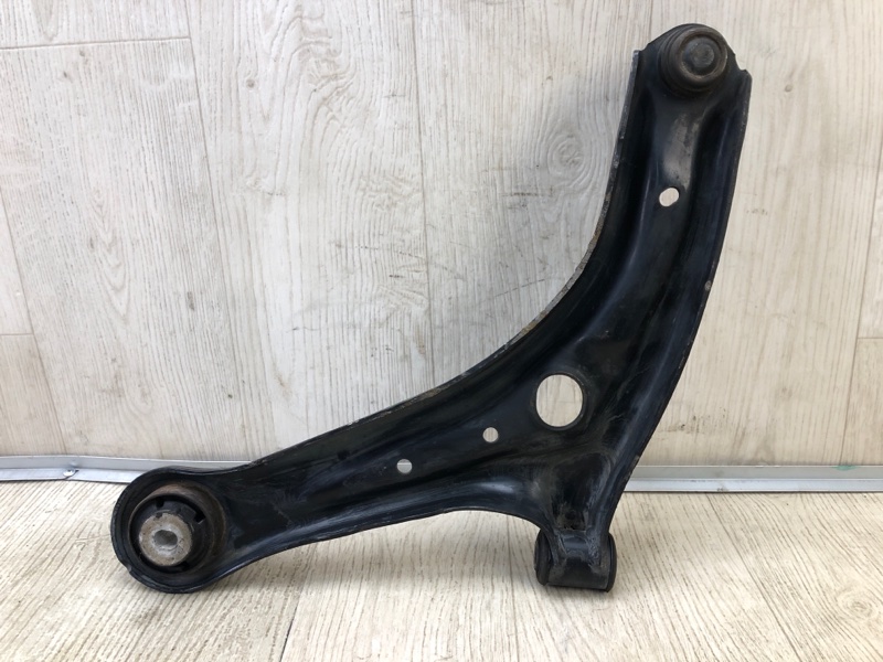 Рычаг передней подвески нижний правый FIESTA 08-17 2017 1.6 C16HDEZ