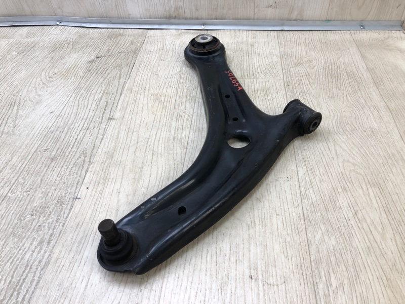 Рычаг передней подвески нижний правый FORD FIESTA 08-17 1.6 C16HDEZ