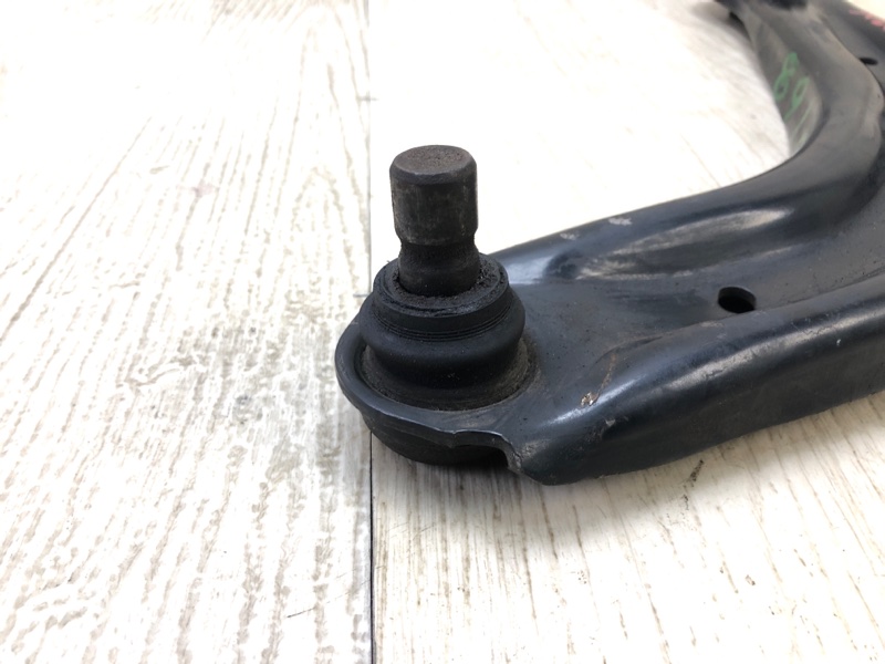 Рычаг передней подвески нижний правый FIESTA 08-17 2017 1.6 C16HDEZ