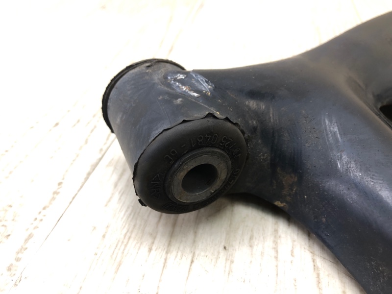 Рычаг передней подвески нижний правый FIESTA 08-17 2017 1.6 C16HDEZ