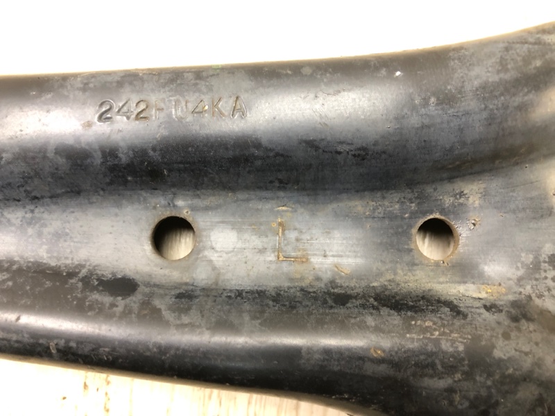 Рычаг передней подвески нижний левый FIESTA 08-17 2017 1.6 C16HDEZ