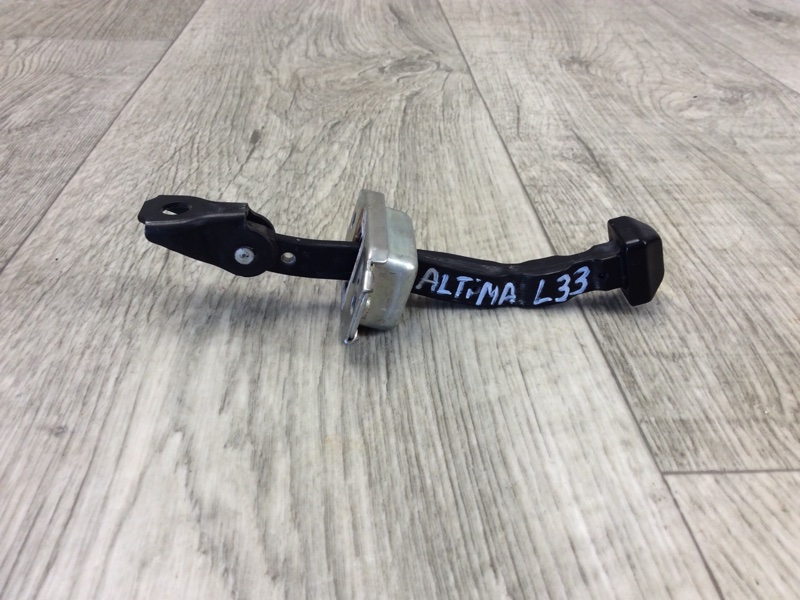 Ограничитель двери задний левый NISSAN ALTIMA L33 12-18 824303TA0A Б/У