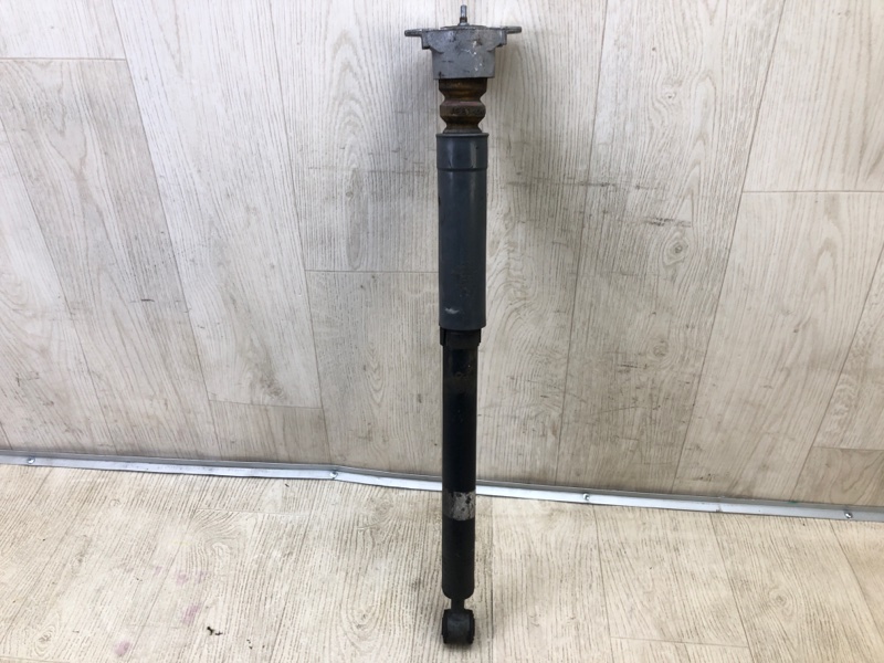 Запчасть амортизатор задний FORD FIESTA 08-17 2017 1.6 C16HDEZ D2BZ-18125-A Б/У Амортизатор задний FORD FIESTA 08-17 2017 1.6 C16HDEZ D2BZ-18125-A Б/У