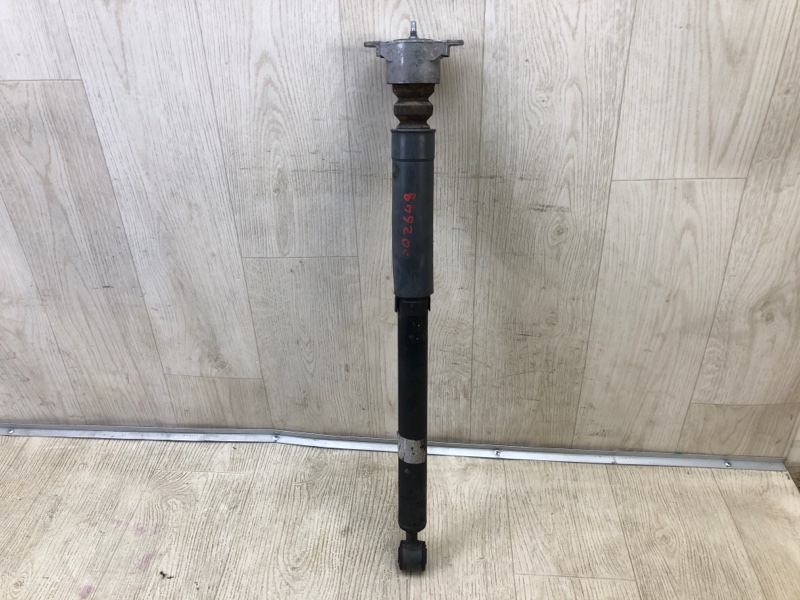 Запчасть амортизатор задний FORD FIESTA 08-17 2017 1.6 C16HDEZ D2BZ-18125-A Б/У Амортизатор задний FORD FIESTA 08-17 2017 1.6 C16HDEZ D2BZ-18125-A Б/У