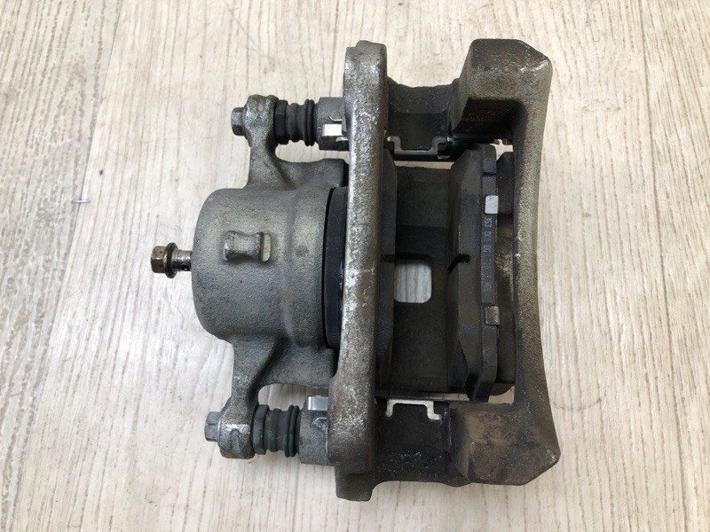 Суппорт тормозной передний правый FIESTA 08-17 2017 1.6 C16HDEZ