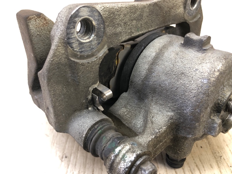 Суппорт тормозной передний правый FIESTA 08-17 2017 1.6 C16HDEZ