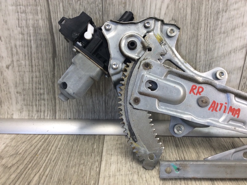 Стеклоподъемник задний правый NISSAN ALTIMA L33 12-18