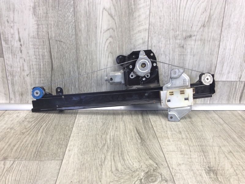 Стеклоподъемник передний правый ALTIMA L33 12-18