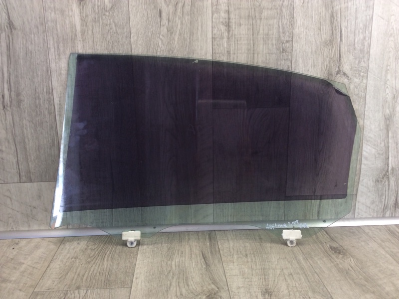 Стекло двери заднее правое ALTIMA L33 12-18