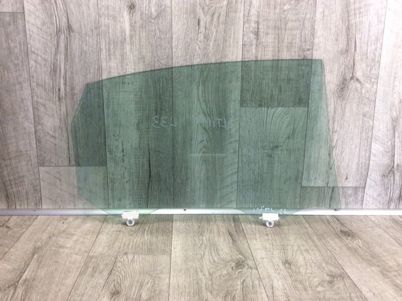 Стекло двери заднее левое ALTIMA L33 12-18