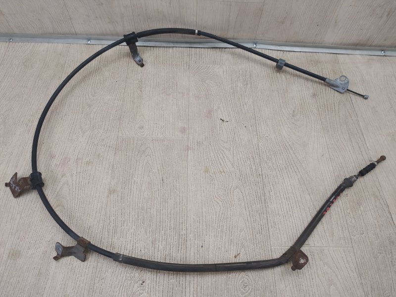 Трос стояночного тормоза задний левый TOYOTA PRIUS - 30 09-17 2013 ZVW30 1.8 2ZRFXE 4643047080 Б/У