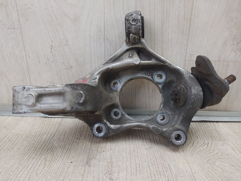 Кулак поворотный передний правый PRIUS - 30 09-17 2013 ZVW30 1.8 2ZRFXE