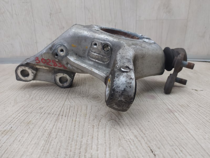 Кулак поворотный передний правый TOYOTA PRIUS - 30 09-17 ZVW30 1.8 2ZRFXE