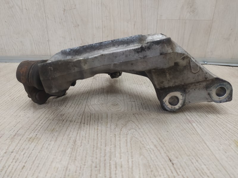 Кулак поворотный передний правый PRIUS - 30 09-17 2013 ZVW30 1.8 2ZRFXE