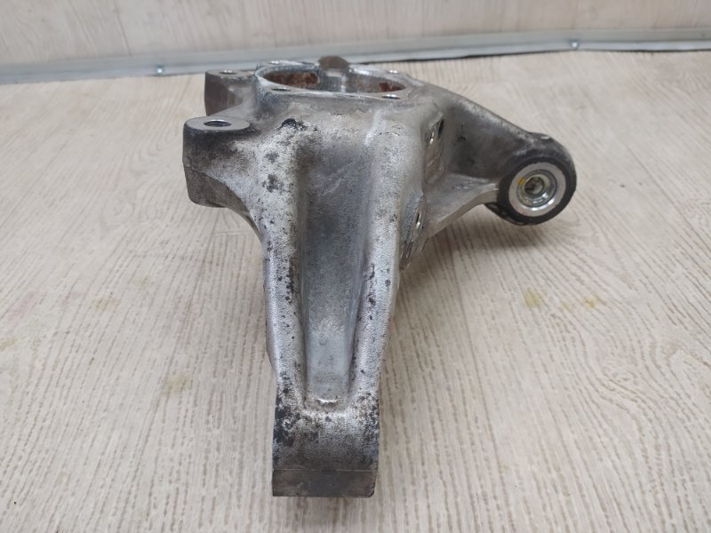 Кулак поворотный передний правый PRIUS - 30 09-17 2013 ZVW30 1.8 2ZRFXE