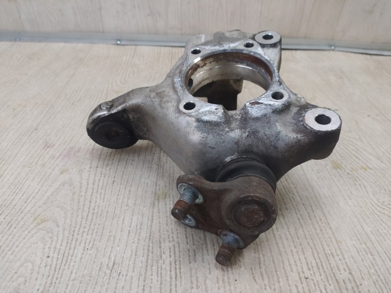 Кулак поворотный передний правый PRIUS - 30 09-17 2013 ZVW30 1.8 2ZRFXE