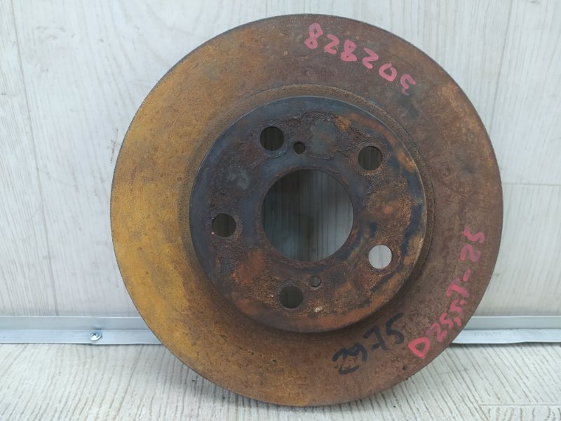 Запчасть тормозной диск передний TOYOTA PRIUS - 30 09-17 2013 ZVW30 1.8 2ZRFXE 4351247040 Б/У Тормозной диск передний TOYOTA PRIUS - 30 09-17 2013 ZVW30 1.8 2ZRFXE 4351247040 Б/У