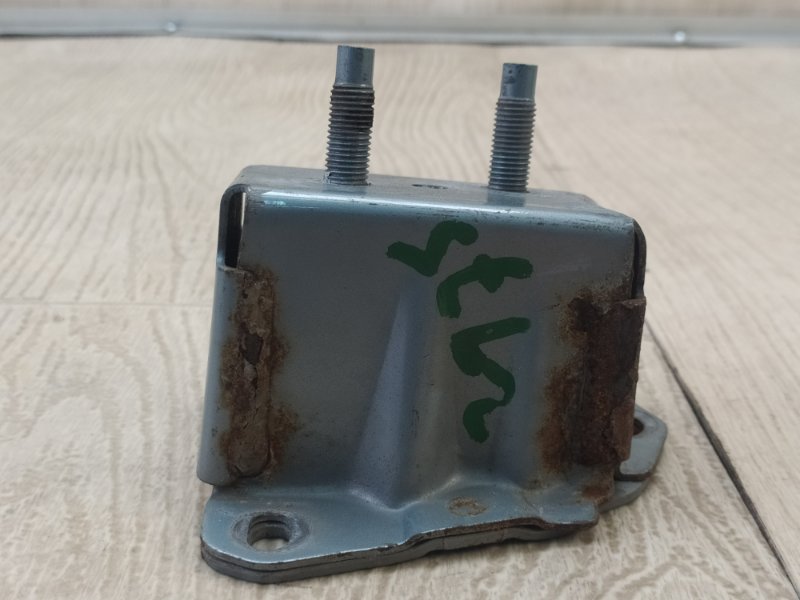 Кронштейн усилителя заднего бампера правый PRIUS - 30 09-17 2013 ZVW30 1.8 2ZRFXE