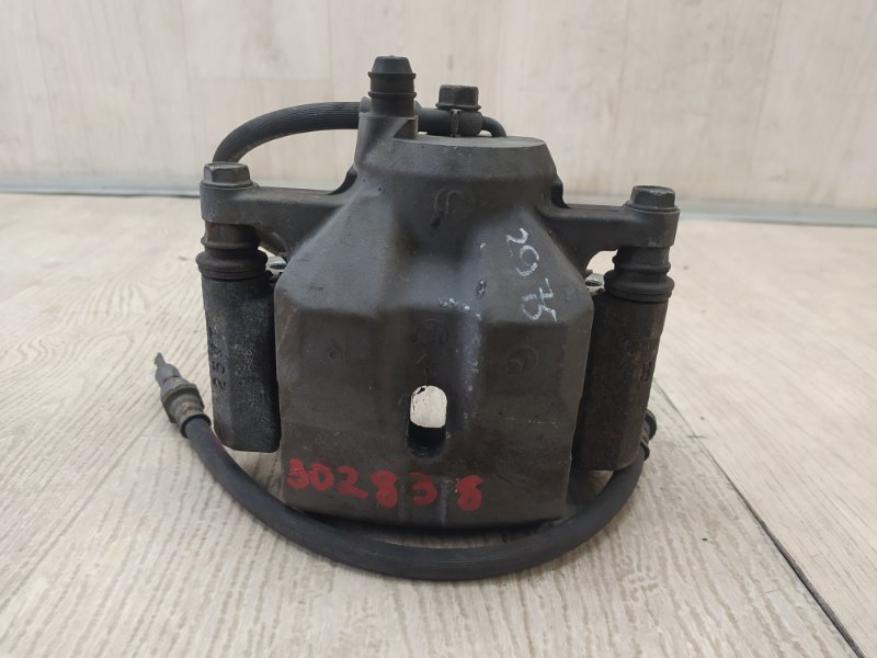 Суппорт тормозной передний правый TOYOTA PRIUS - 30 09-17 2013 ZVW30 1.8 2ZRFXE 4773047060 Б/У