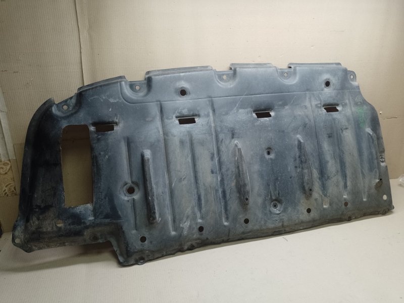 Защита днища задняя TOYOTA SIENNA 11-16 2012 3.5 2GR-FE 58167-08010 Б/У