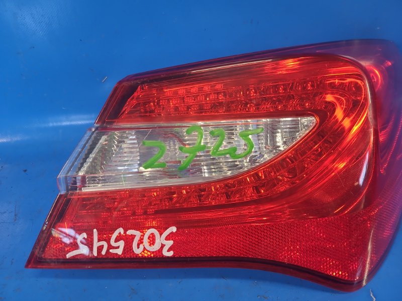 Фонарь наружный правый 200 10-14 2012 2.4 ED3