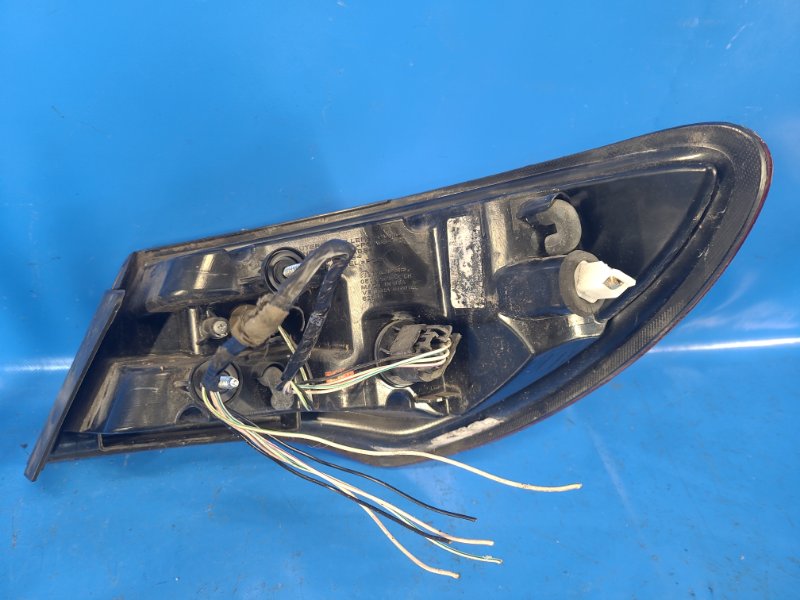 Фонарь наружный левый 200 10-14 2012 2.4 ED3