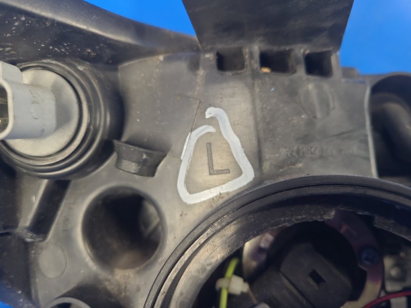 Фара левая 200 10-14 2012 2.4 ED3 Фара левая 200 10-14 2012 2.4 ED3