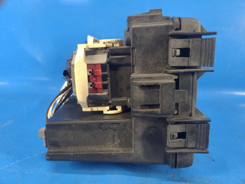 Блок предохранителей моторный отсек 200 10-14 2012 2.4 ED3