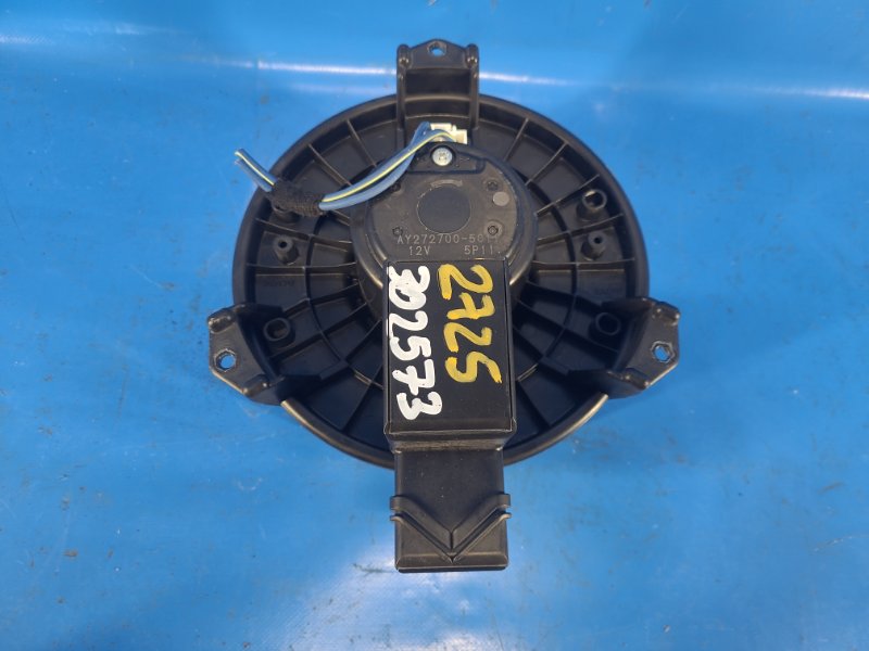 Запчасть моторчик печки CHRYSLER 200 10-14 2012 2.4 ED3 5191345AA Б/У Моторчик печки CHRYSLER 200 10-14 2012 2.4 ED3 5191345AA Б/У