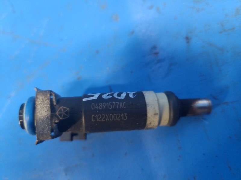 Форсунка топливная CHRYSLER 200 10-14 2.4 ED3