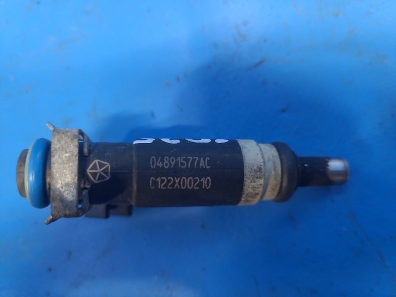 Форсунка топливная CHRYSLER 200 10-14 2.4 ED3