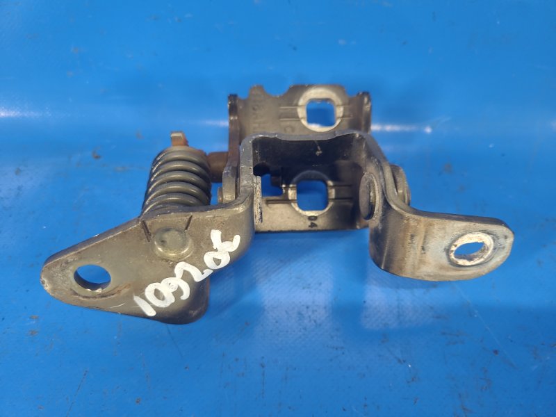 Петля двери нижняя передняя правая CHRYSLER 200 10-14 2012 2.4 ED3 55360918AH Б/У