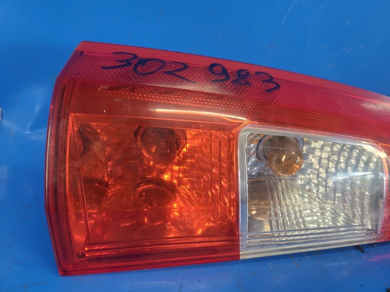 Фонарь наружный левый XC70 00–07 2006 2.5 B5254T2 Фонарь наружный левый XC70 00–07 2006 2.5 B5254T2