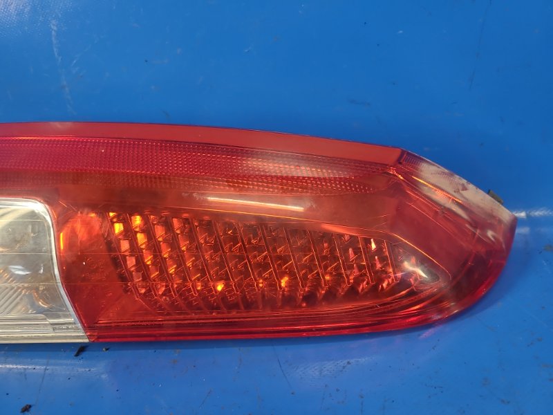 Фонарь наружный левый VOLVO XC70 00–07 2.5 B5254T2 Фонарь наружный левый VOLVO XC70 00–07 2.5 B5254T2