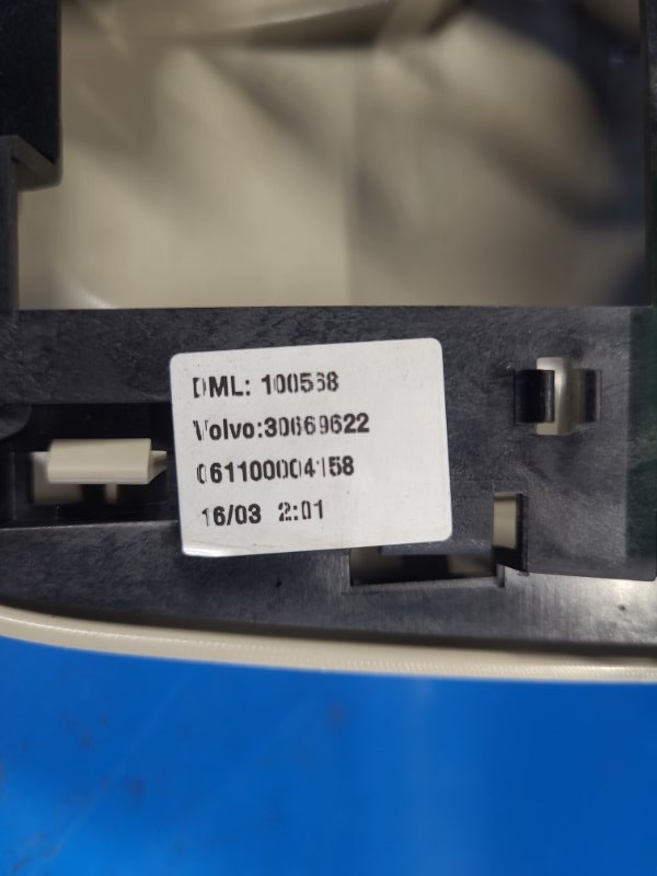 Плафон салона VOLVO XC70 00–07 2.5 B5254T2