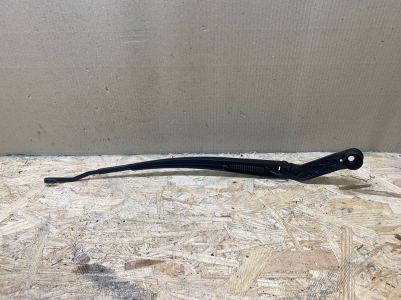 Поводок стеклоочистителя передний левый MAZDA 6 GJ 12- 2014 2.5 PY-VPS GLH2-67-321 Б/У