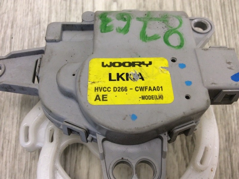 Моторчик заслонки печки KIA NIRO 16- 1.6 G4LE Моторчик заслонки печки KIA NIRO 16- 1.6 G4LE